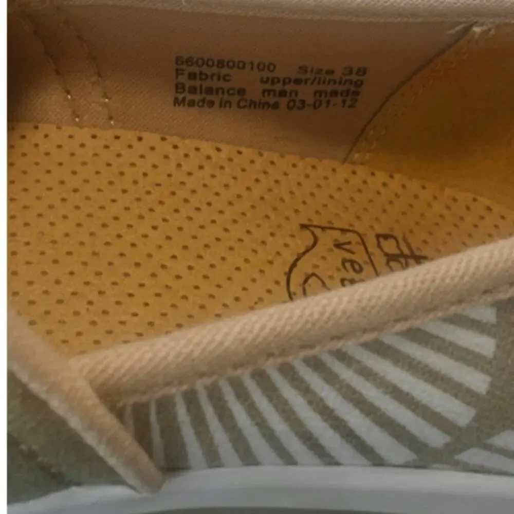 Tan Vegan Dansko Clog sz 38 - Picture 7 of 8